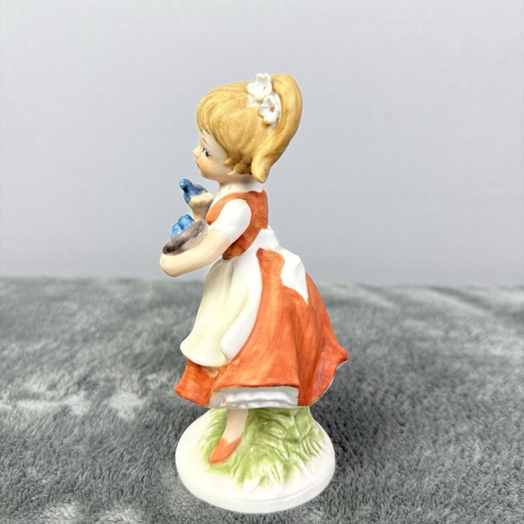 Vintage‎ C-8613 Girl with Blue Bird Figurine Napcoware Made in Poland Porcelain - Picture 2 of 7